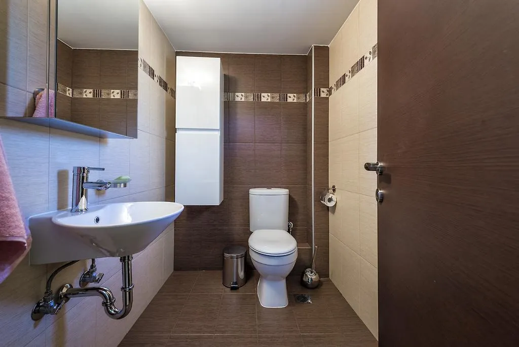 הוילה סאני ביץ' Fig House 0*,